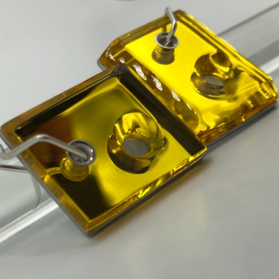 Hebbe earring mirrored yellow with front chamfered circular cut out